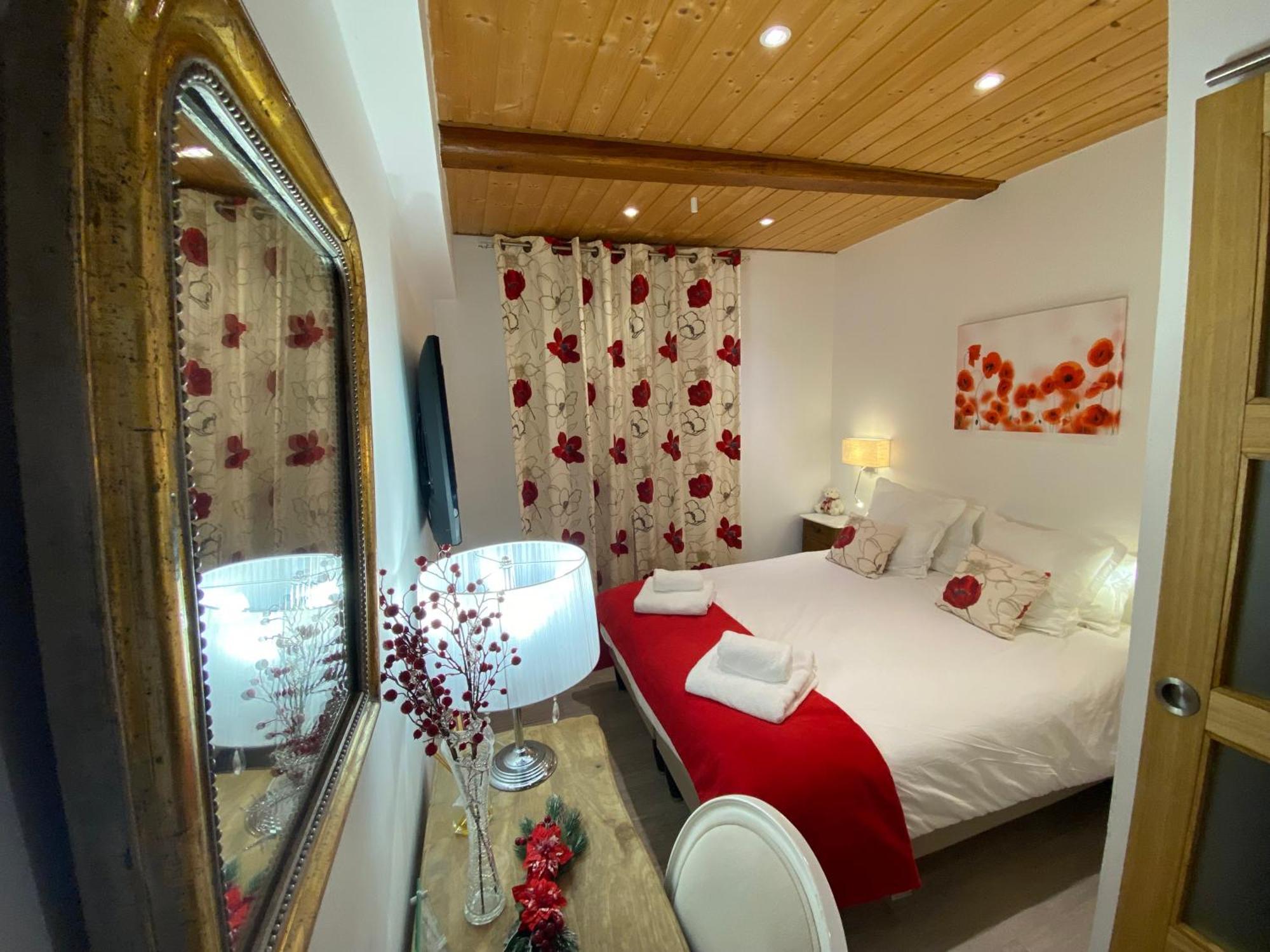 Relais Des Alpes Hotel Guillaumes Bagian luar foto