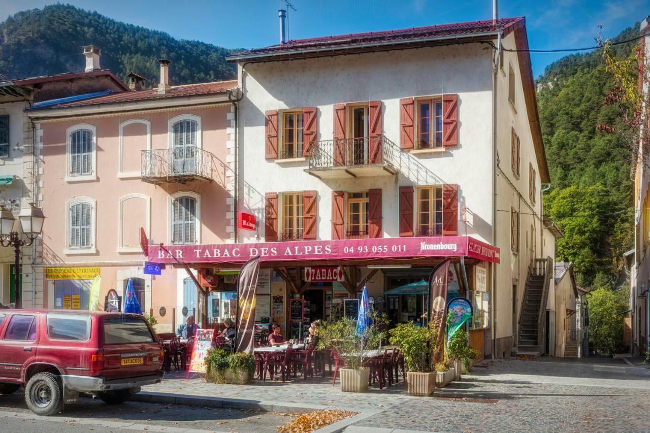 Relais Des Alpes Hotel Guillaumes Bagian luar foto